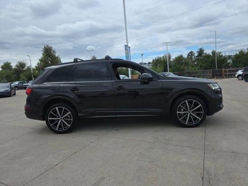 Tamarind Brown Metallic 2024 Audi Q7 55 Premium Plus