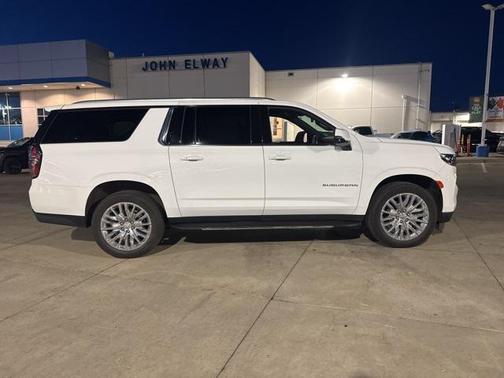 2023 Chevrolet Suburban LT