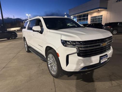 2023 Chevrolet Suburban LT