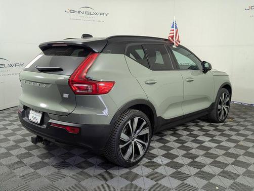 2022 Volvo XC40 Recharge Pure Electric P8 Twin Ultimate