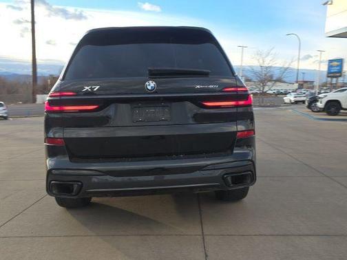 2025 BMW X7 xDrive40i