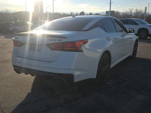 2022 Nissan Altima SR FWD