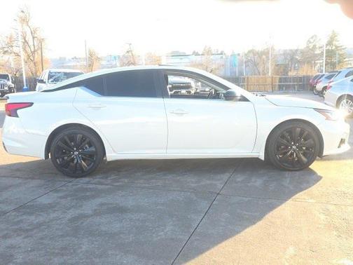 2022 Nissan Altima SR FWD