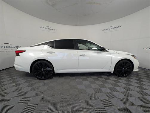 2022 Nissan Altima SR FWD