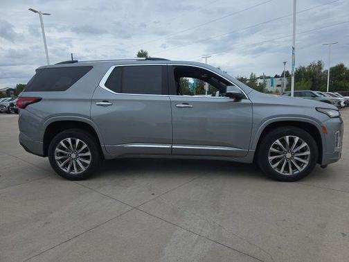 Sterling Gray Metallic 2023 Chevrolet Traverse Premier