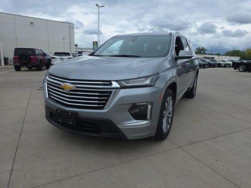 Sterling Gray Metallic 2023 Chevrolet Traverse Premier