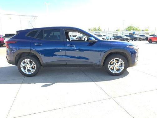 Blue Glow Metallic 2024 Chevrolet Trax LS