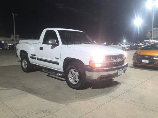 2000 Chevrolet Silverado 1500 LS