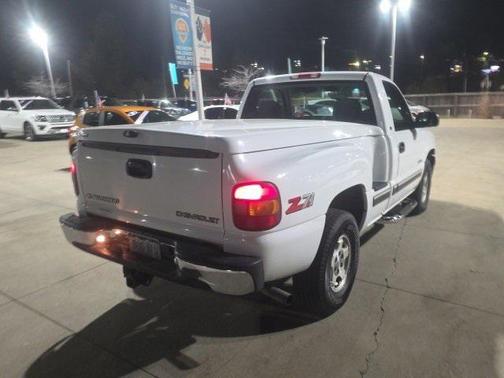 2000 Chevrolet Silverado 1500 LS