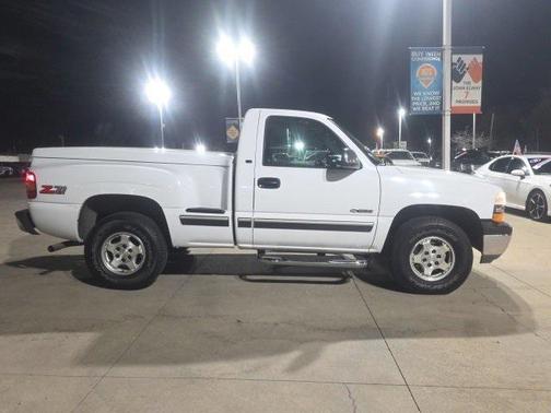 2000 Chevrolet Silverado 1500 LS