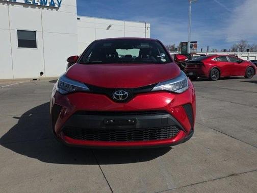 2022 Toyota C-HR XLE