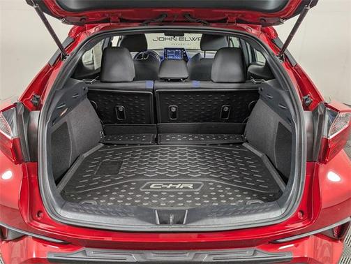 2022 Toyota C-HR XLE