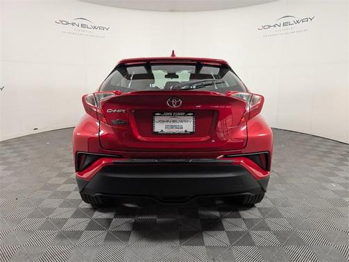 2022 Toyota C-HR XLE