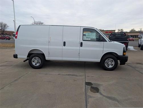 2026 Chevrolet Express 3500 3500 Regular Wheelbase, WT, RWD