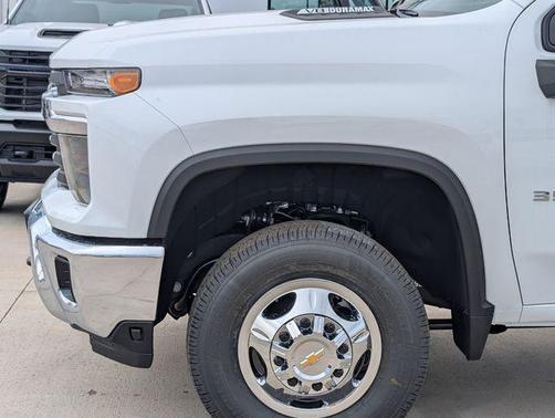 Summit White 2026 Chevrolet Silverado 3500 LT