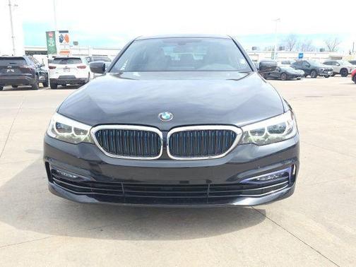 Black Sapphire Metallic 2018 BMW 530e iPerformance
