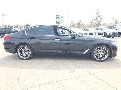 Black Sapphire Metallic 2018 BMW 530e iPerformance