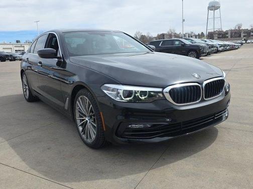 Black Sapphire Metallic 2018 BMW 530e iPerformance