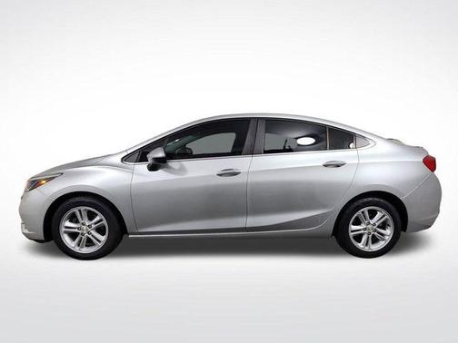 Silver Ice Metallic 2016 Chevrolet Cruze LT Auto