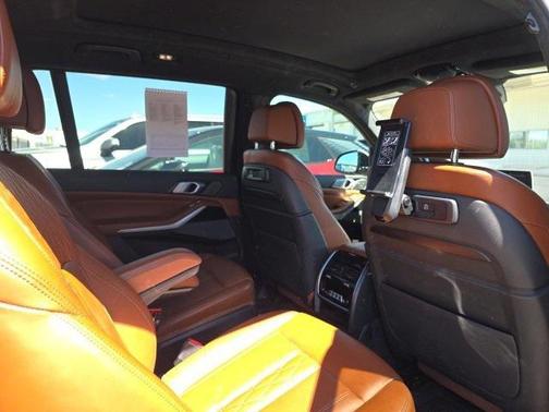 2021 BMW X7 M50i