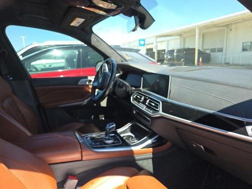 2021 BMW X7 M50i