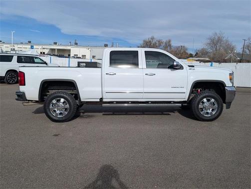 2017 GMC Sierra 2500 SLT