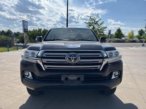 2016 Toyota Land Cruiser Base