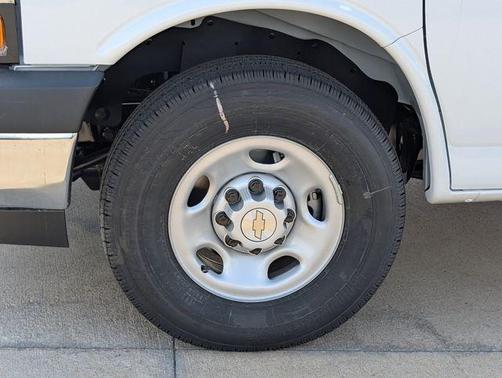 Summit White 2026 Chevrolet Express 2500 Work Van