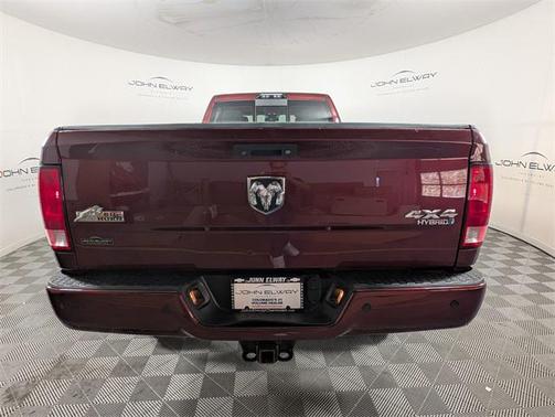 2017 RAM 2500 Big Horn Crew Cab 4x4 8' Box