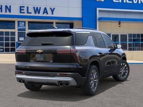 Mosaic Black Metallic 2026 Chevrolet Traverse LT