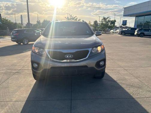 Titanium Silver 2011 Kia Sorento LX