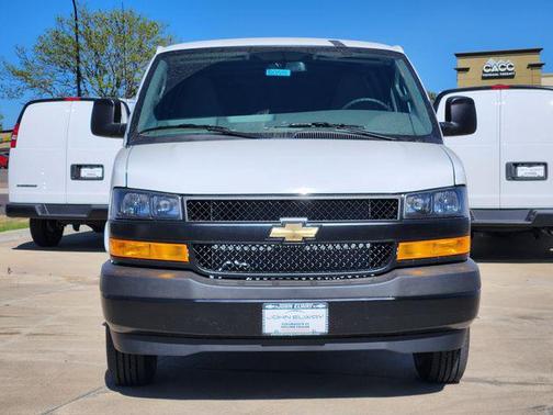 Summit White 2026 Chevrolet Express 2500 Work Van