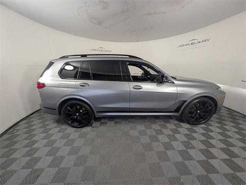 2025 BMW X7 M60i