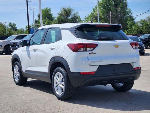 Summit White 2023 Chevrolet Trailblazer LS