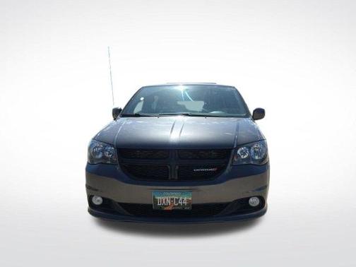 Granite Pearlcoat 2018 Dodge Grand Caravan SE
