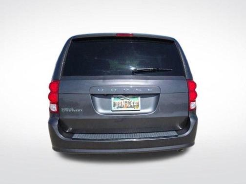 Granite Pearlcoat 2018 Dodge Grand Caravan SE