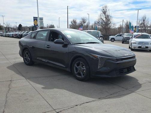 2025 Kia K4 LXS