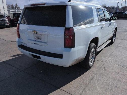 2016 Chevrolet Suburban LS