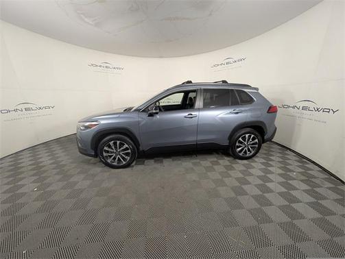 2025 Toyota Corolla Cross XLE