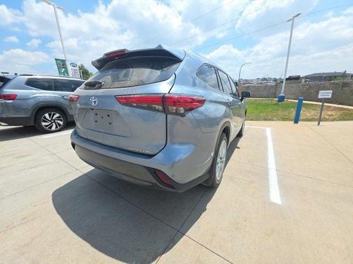 2022 Toyota Highlander Limited