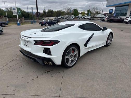 Arctic White 2022 Chevrolet Corvette Stingray w/2LT