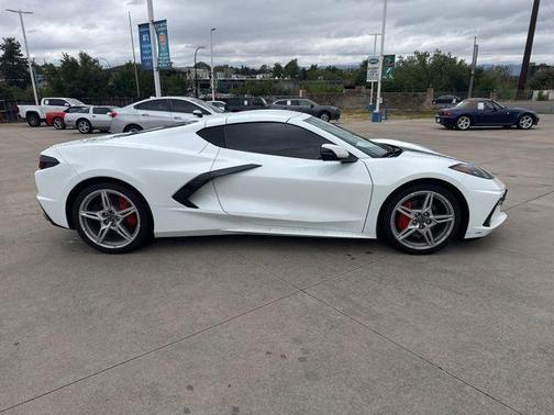 Arctic White 2022 Chevrolet Corvette Stingray w/2LT