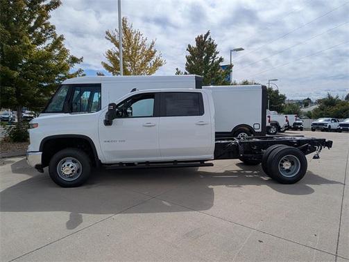 2025 Chevrolet Silverado 3500 LT