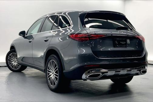 Selenite Grey Metallic 2023 Mercedes-Benz GLC 300