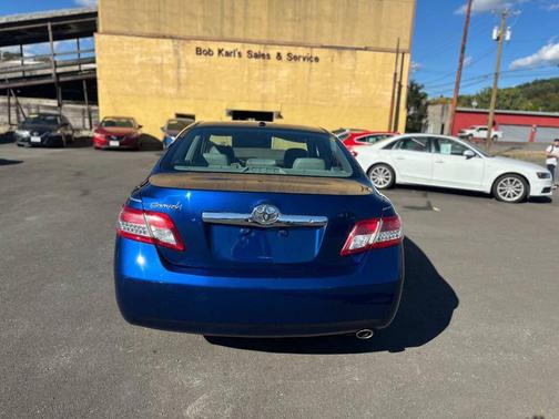 2010 Toyota Camry LE