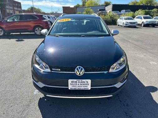 2017 Volkswagen Golf Alltrack TSI S