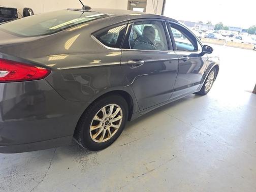 2017 Ford Fusion S