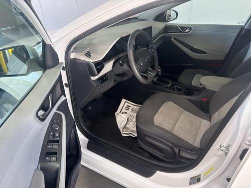 2020 Hyundai IONIQ Hybrid Blue