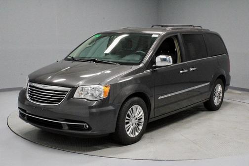 2015 Chrysler Town & Country Touring-L