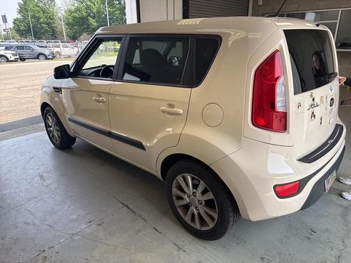 2013 Kia Soul +